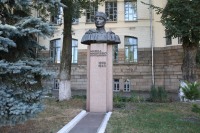 Попудренко Миколі Микитовичу пам’ятник
